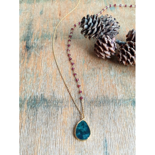 Hanka IN ilgas kaklo papuošalas su granatu ir smaragdu